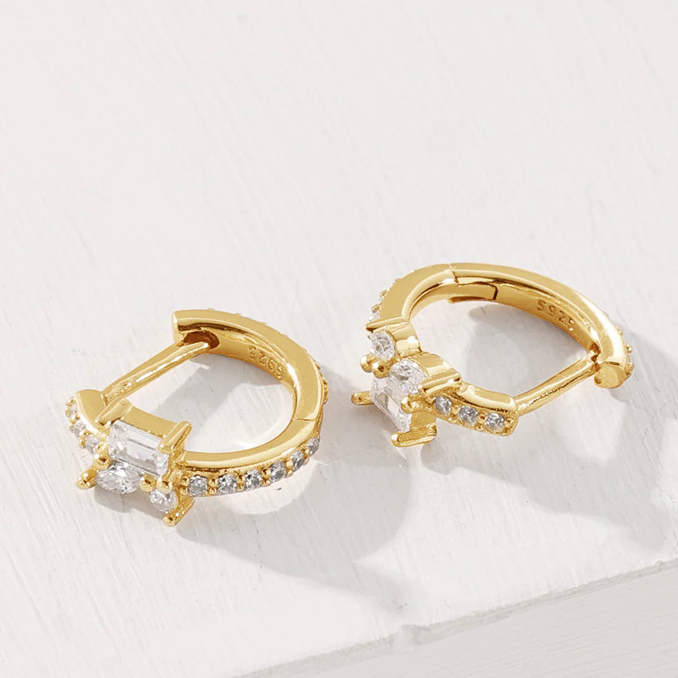 DazzleCurve CZ Huggies